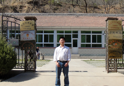 李学文:农村情 “村官”缘