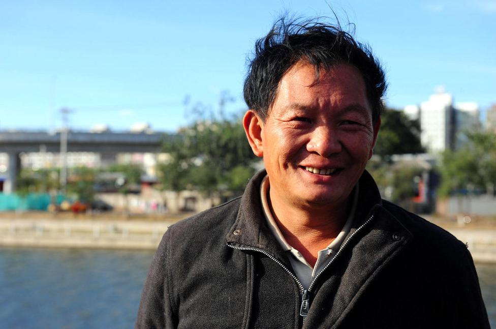 宝马坠河死机未言谢搭救人